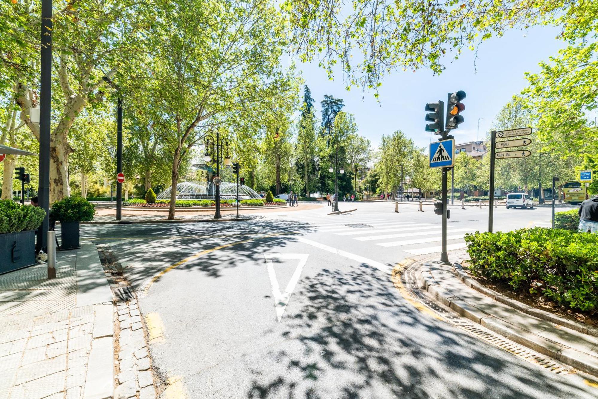 Encantador Piso Pleno Centro A Pie De Semana Santa Y Cerca De La Alhambra Granada Bagian luar foto